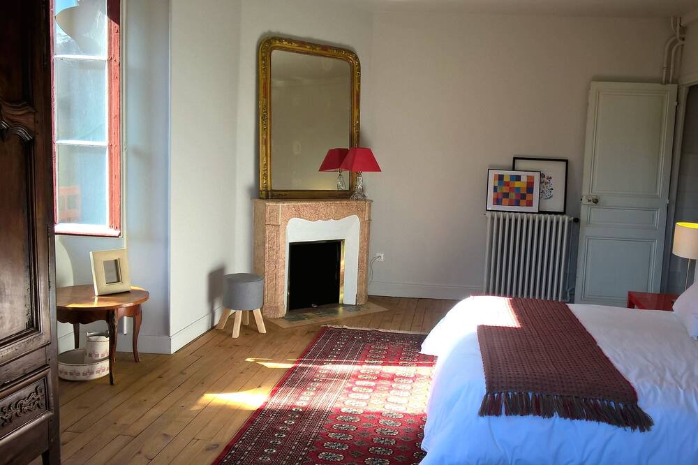 Photo of Bedroom in Saint-Savin