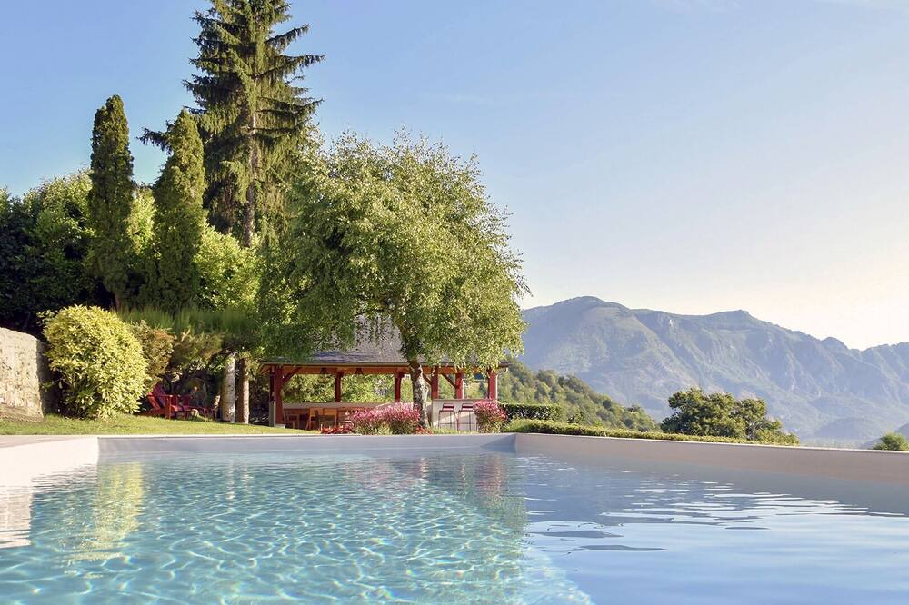 Photo of Outdoor in Saint-Savin