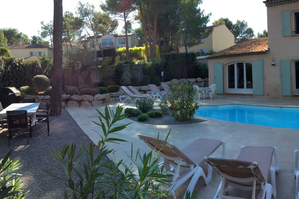 Photo of Outdoor in Pont Royal