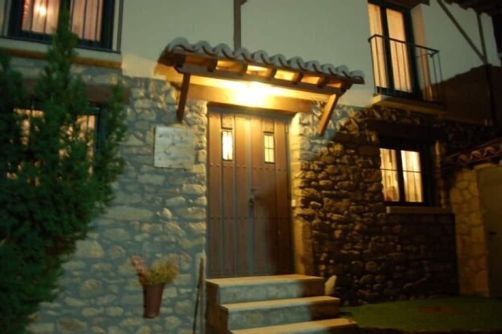 Photo of Outdoor in Gilgarcia