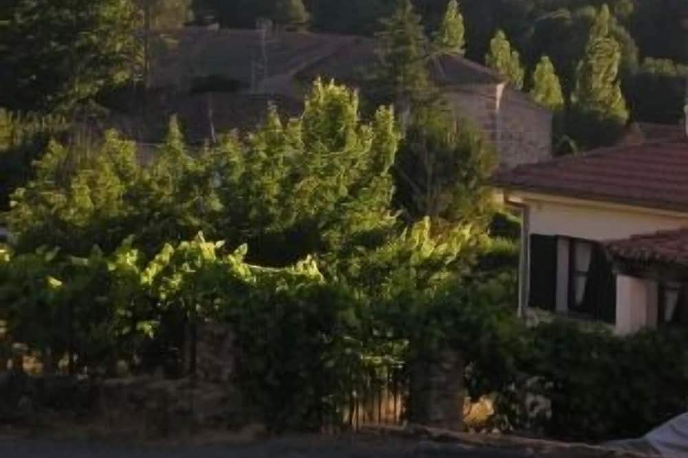 Photo of Outdoor in Gilgarcia
