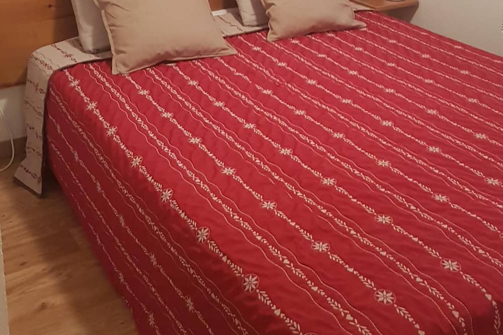 Photo of Bedroom in Albiez-le-Vieux