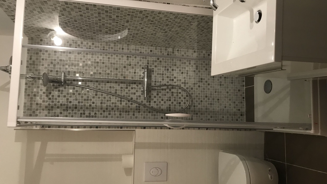 Photo of Bathroom in Avignon City Centre