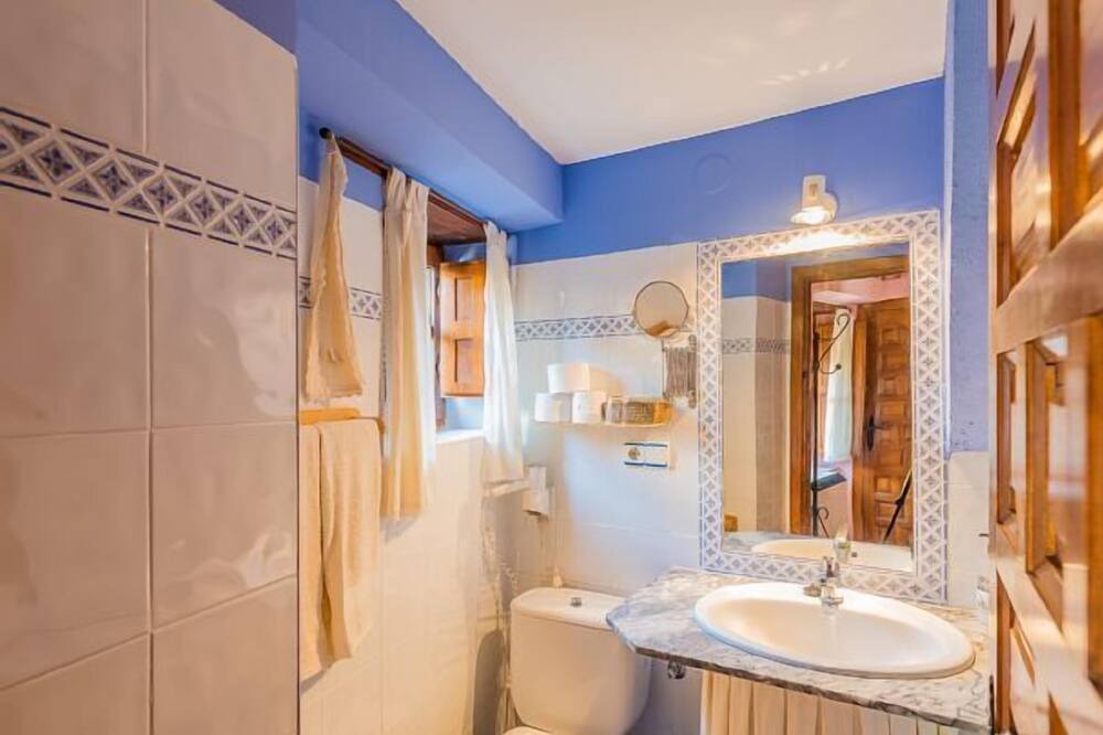 Photo of Bathroom in Robledillo de Gata