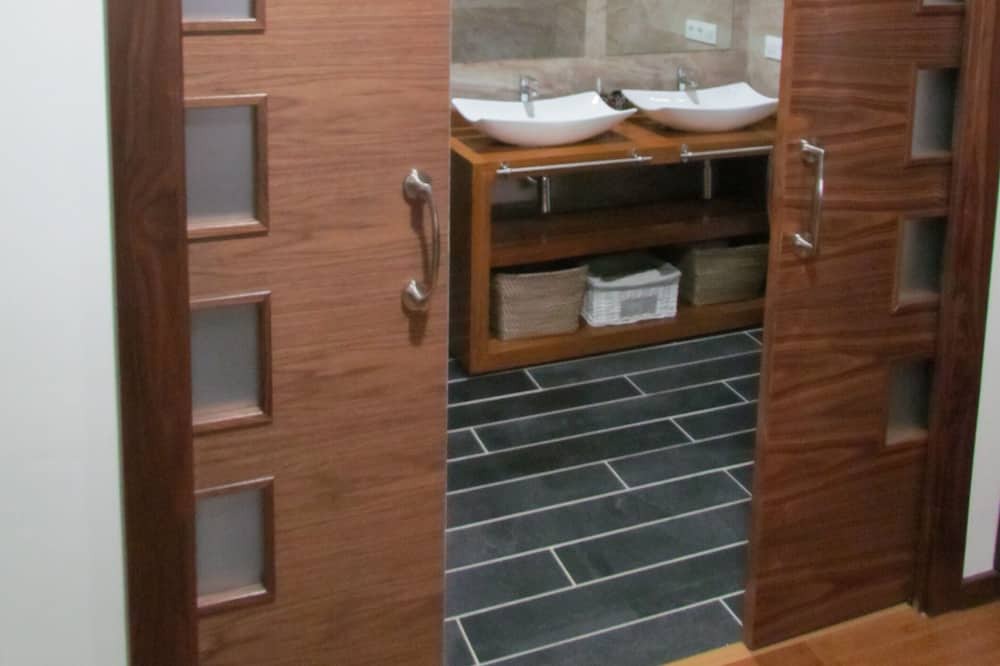 Photo of Bathroom in Plaza Mayor