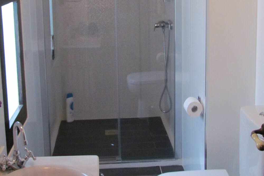 Photo of Bathroom in Plaza Mayor