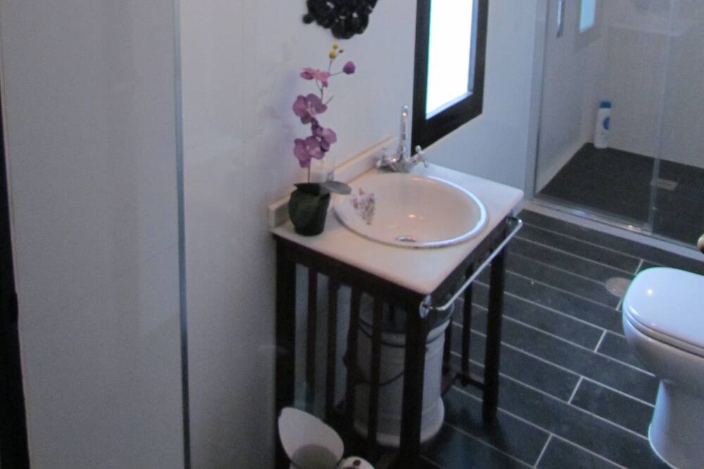 Photo of Bathroom in Plaza Mayor
