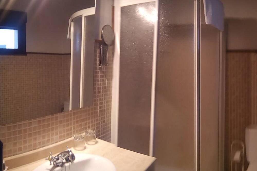 Photo of Bathroom in Villar de Plasencia
