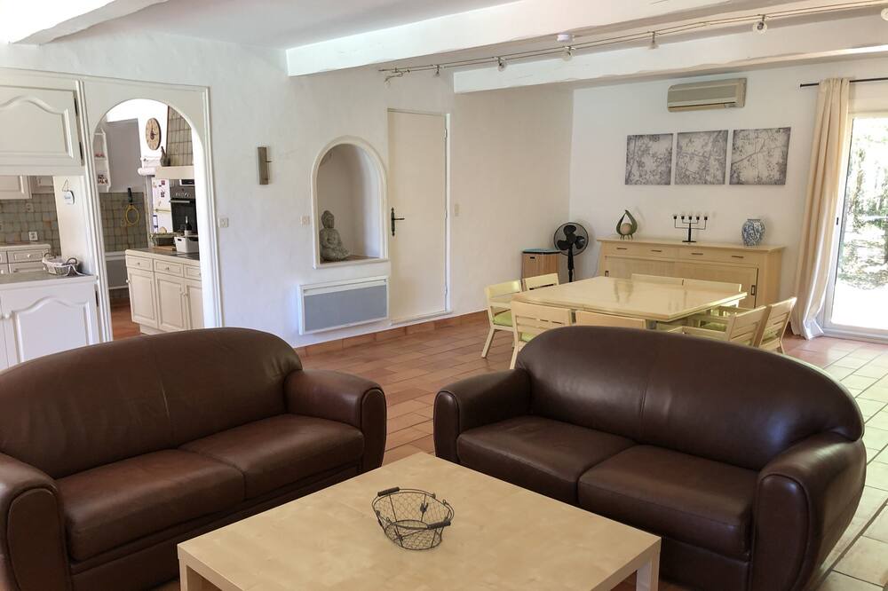 Photo of Livingroom in Mejannes-le-Clap