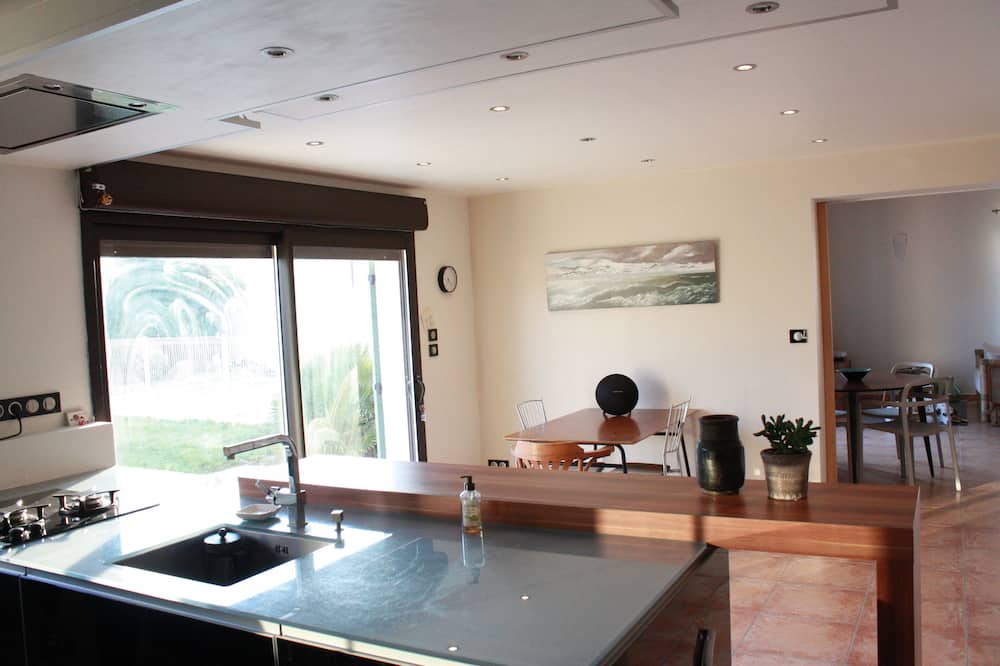 Photo of Kitchen in Saint-Etienne-du-Gres