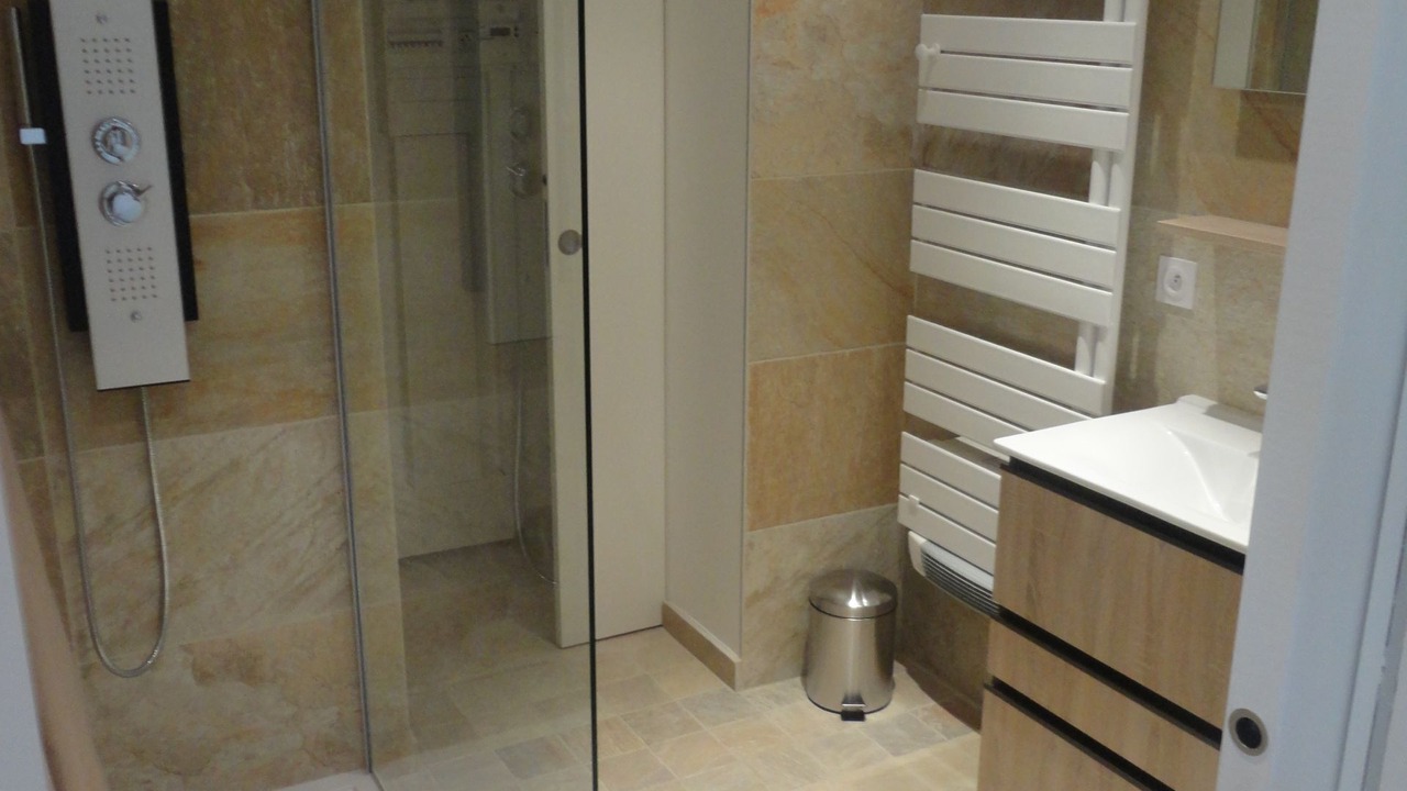 Photo of Bathroom in Chateauneuf-du-Pape