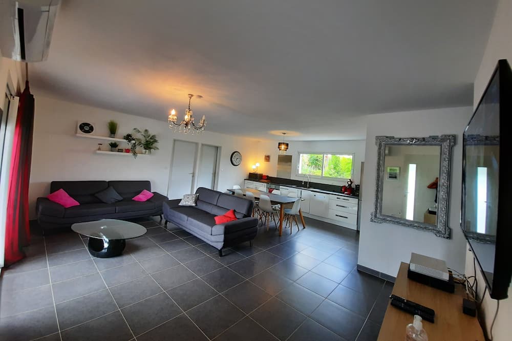 Photo of Livingroom in Lagorce