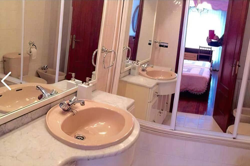 Photo of Bathroom in Torrelavega