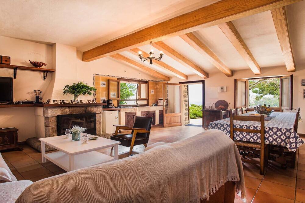 Photo of Livingroom in Escorca