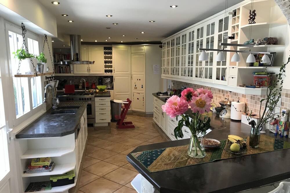Photo of Kitchen in Prevessin-Moens