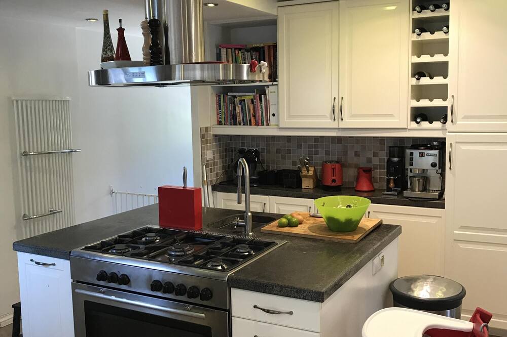 Photo of Kitchen in Prevessin-Moens