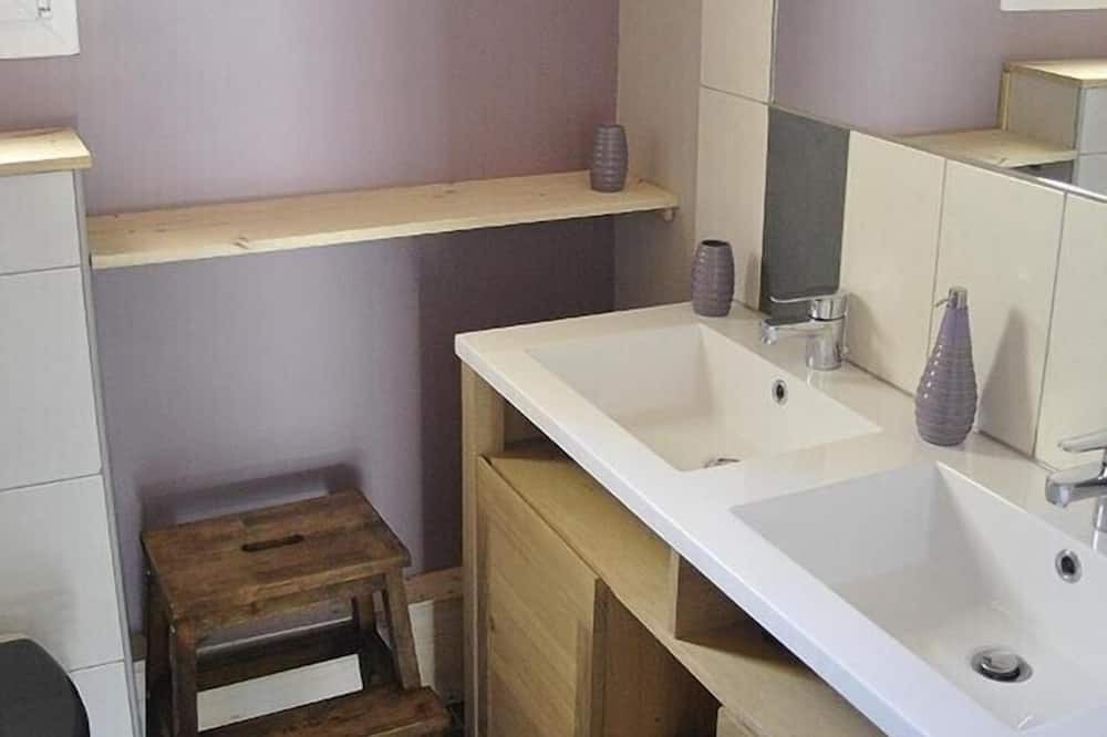 Photo of Bathroom in Lagorce