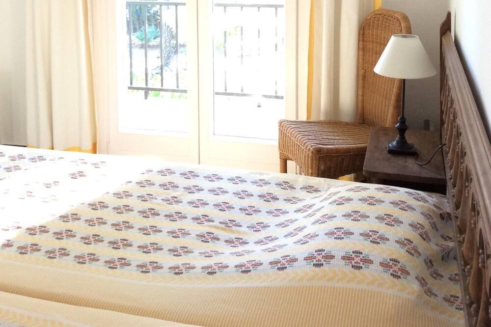 Photo of Bedroom in Pratdip