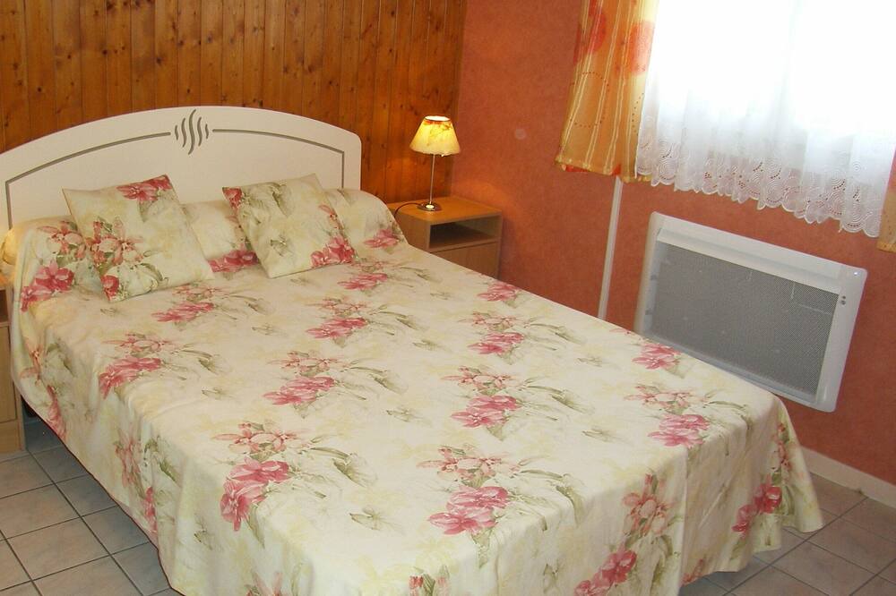 Photo of Bedroom in Pont-de-Poitte