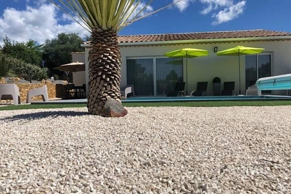 Photo of Outdoor in Saint-Marcel-de-Careiret