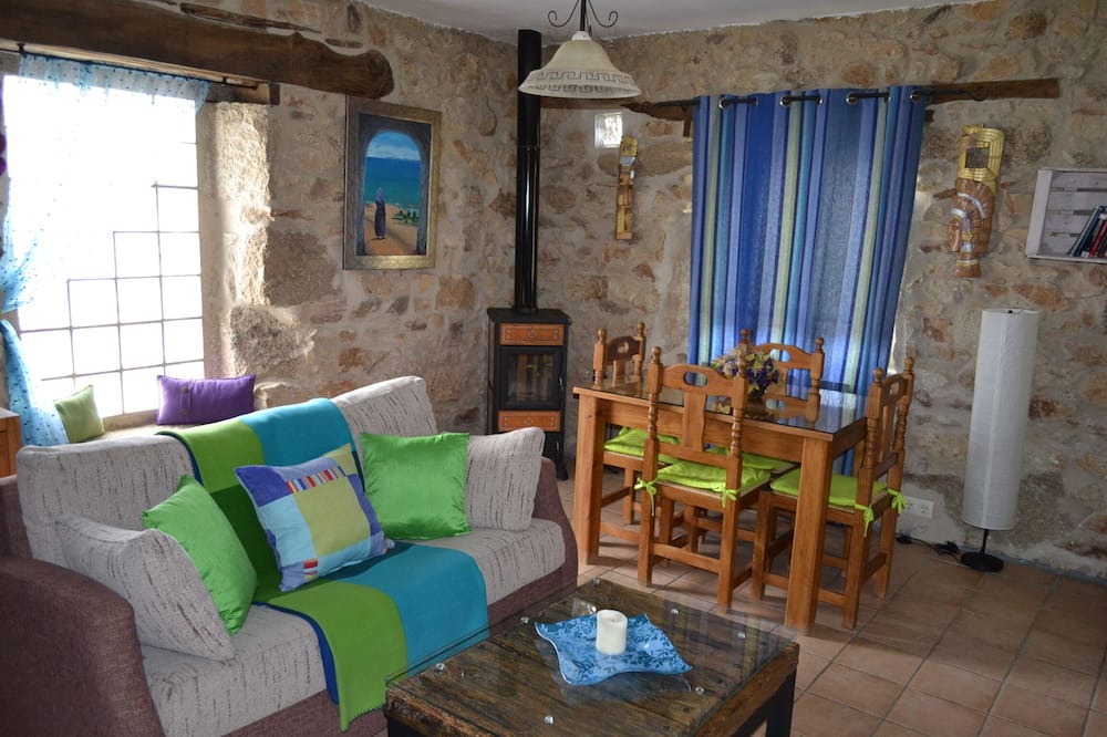 Photo of Livingroom in Gilgarcia