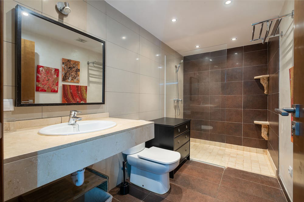 Photo of Bathroom in Puerto Maritimo