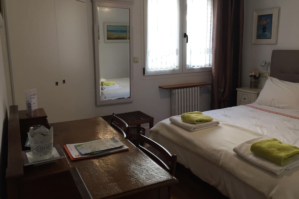 Photo of Bedroom in Gros
