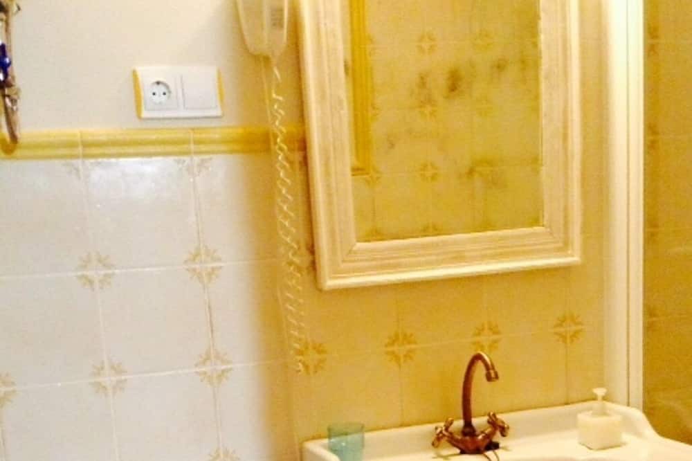 Photo of Bathroom in Valverde de la Vera