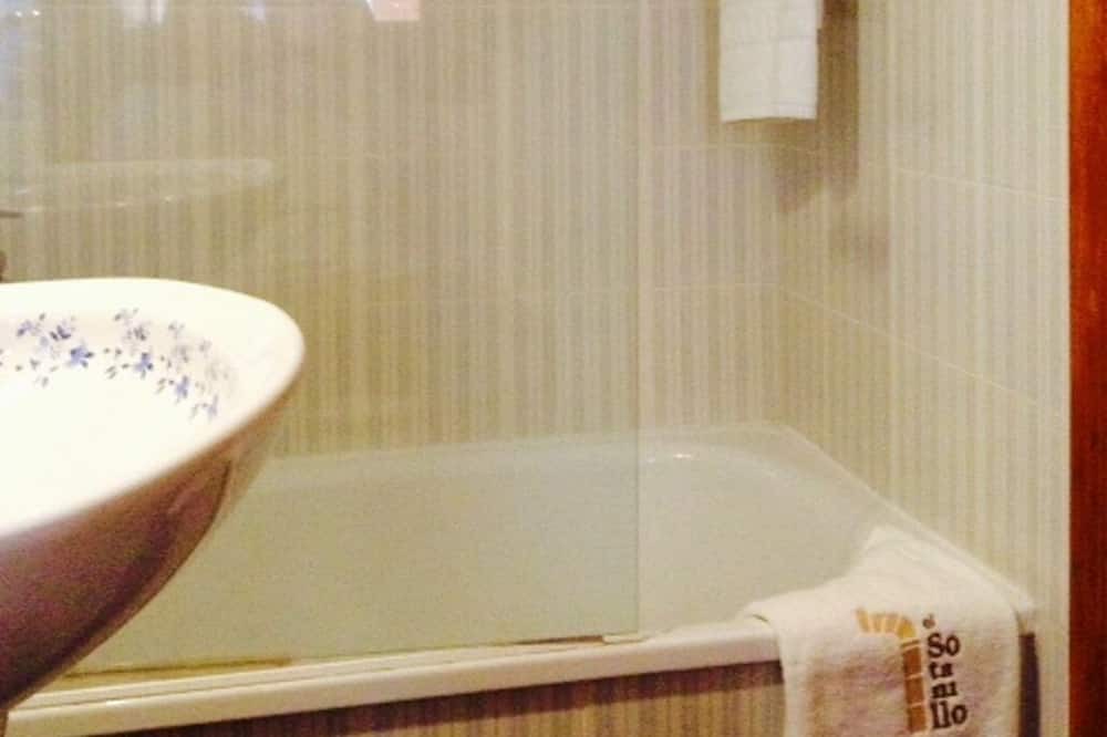 Photo of Bathroom in Valverde de la Vera