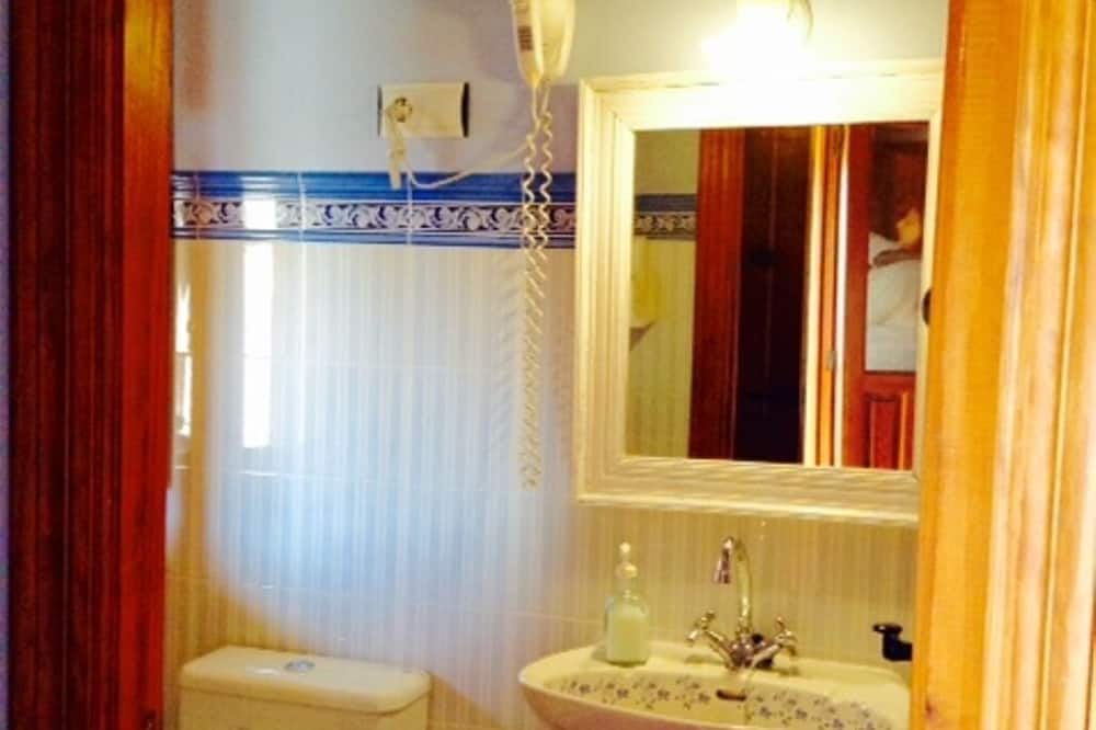 Photo of Bathroom in Valverde de la Vera