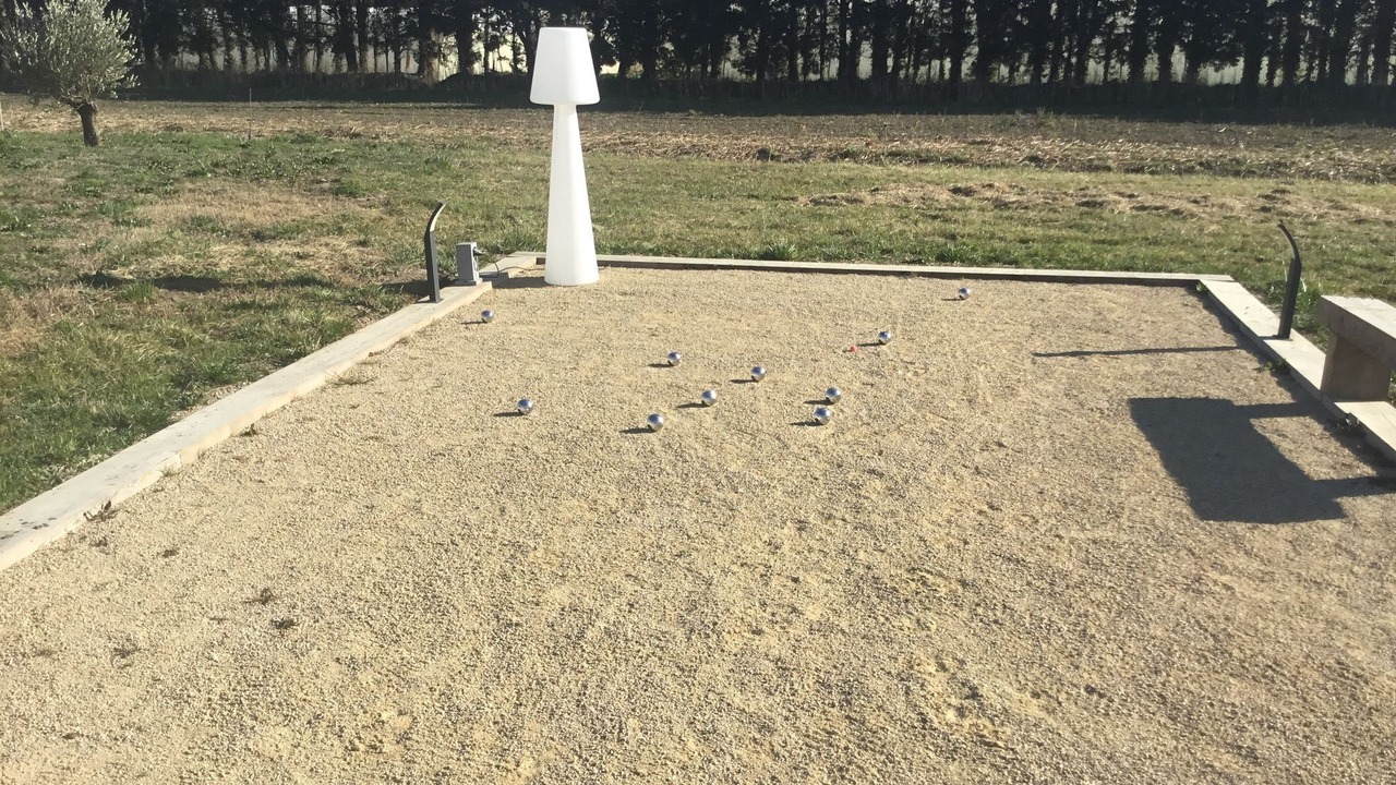 Photo of Others in Noves