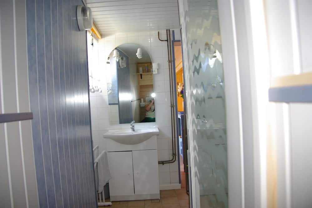 Photo of Bathroom in Estarvielle