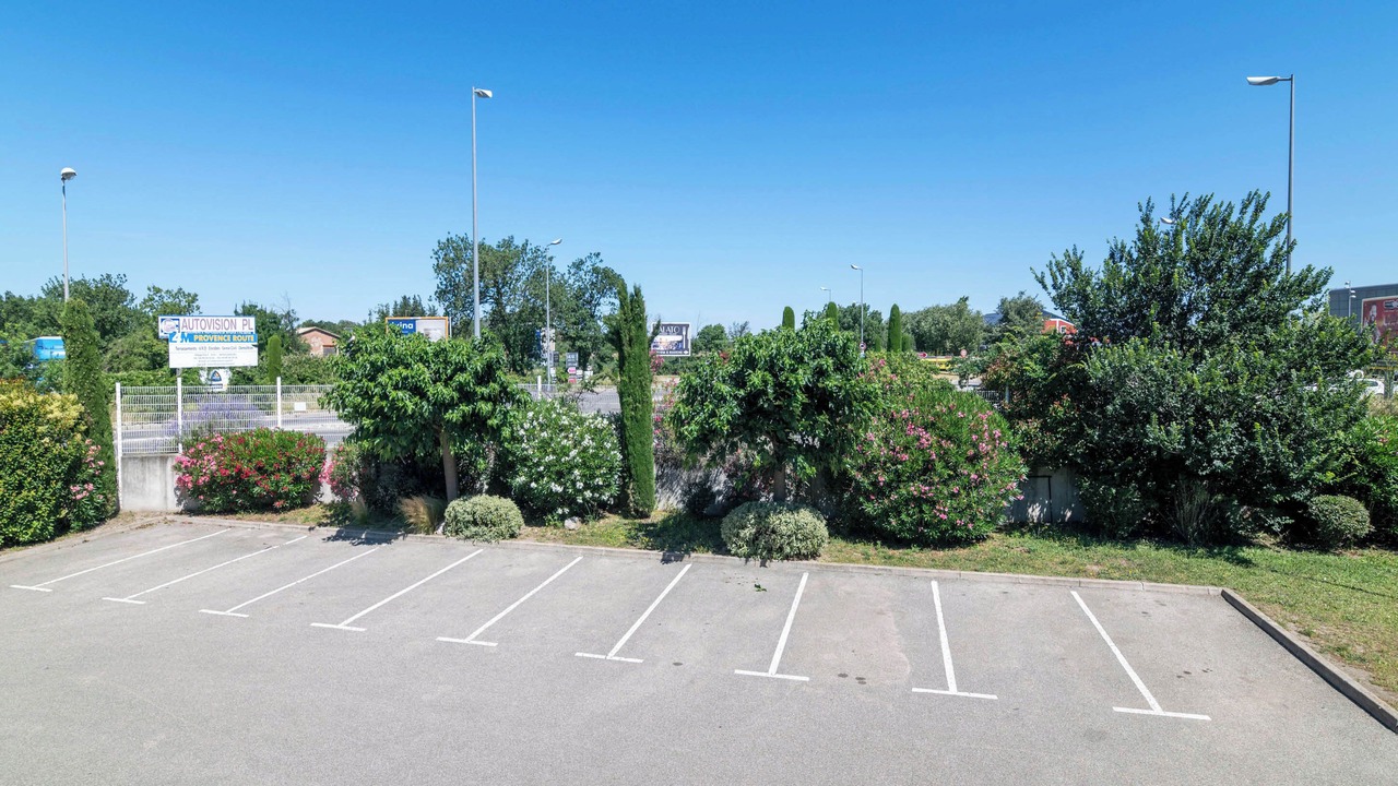 Photo of Others in Saint Tronquet Business Park