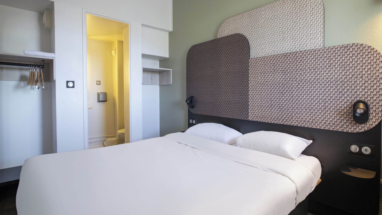 Photo of Bedroom in Saint Tronquet Business Park