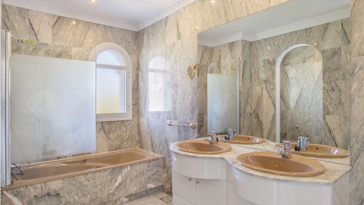 Photo of Bathroom in Puerto Banus