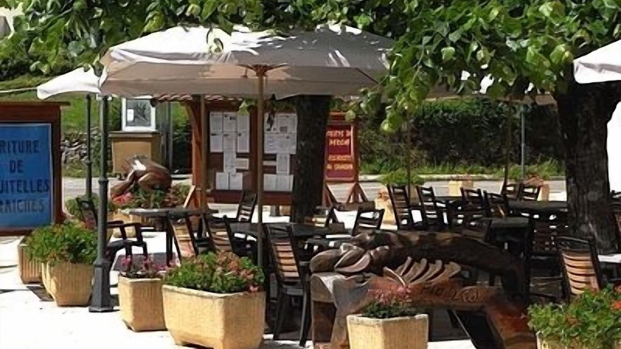 Photo of Patio Balcony in La Chaux-du-Dombief