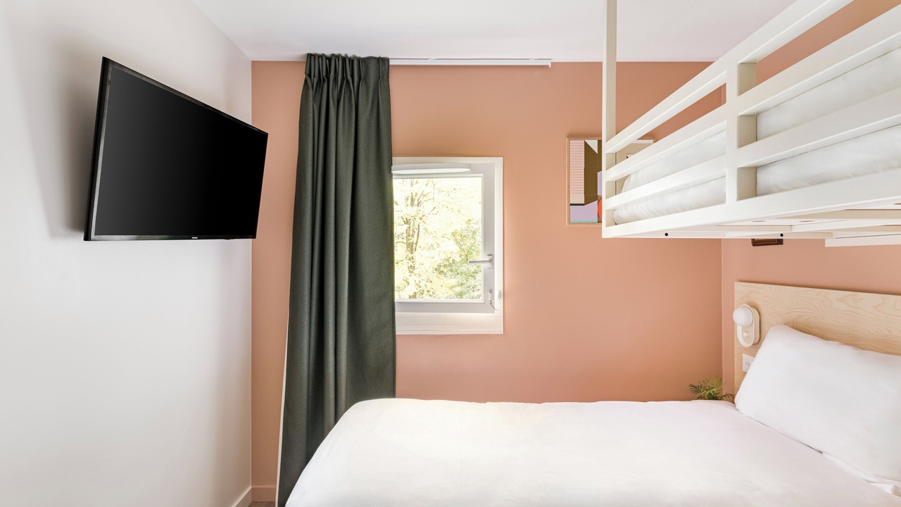 Photo of Bedroom in Prevessin-Moens