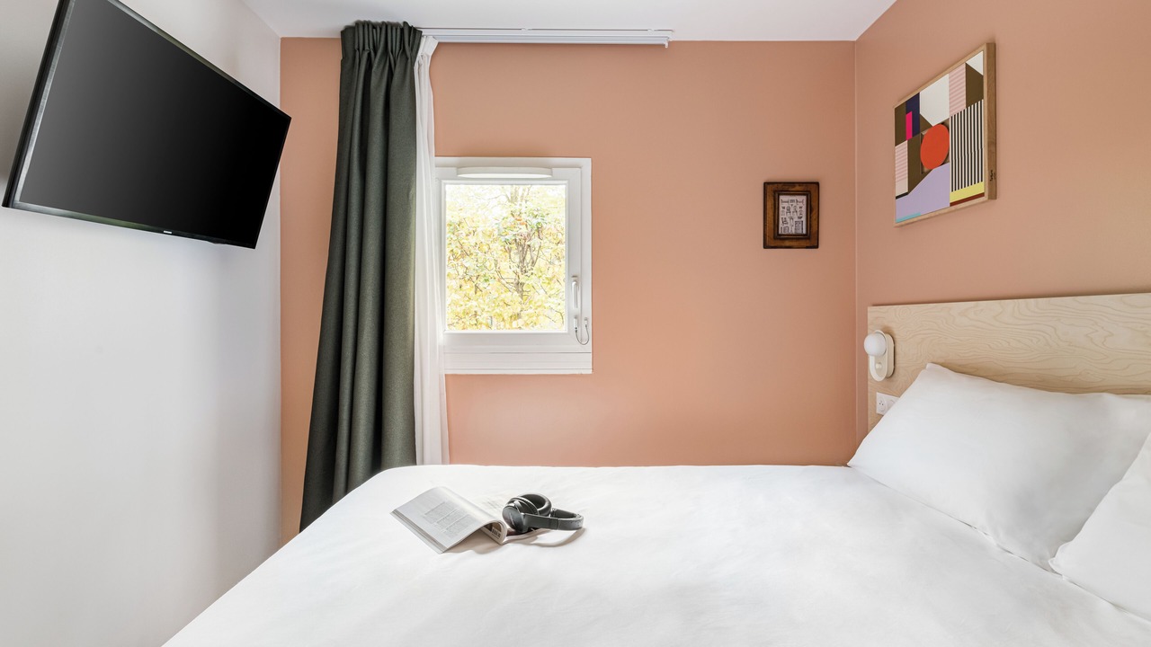Photo of Bedroom in Prevessin-Moens
