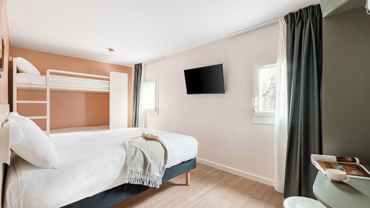 Photo of Bedroom in Prevessin-Moens