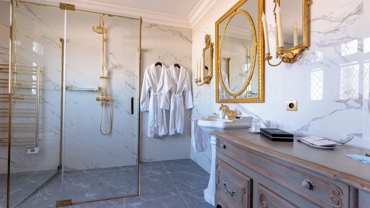 Photo of Bathroom in Le Puy-Sainte-Reparade