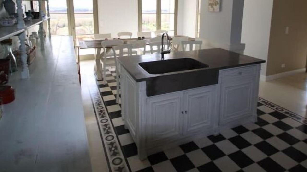 Photo of Kitchen in Garrigues-Sainte-Eulalie