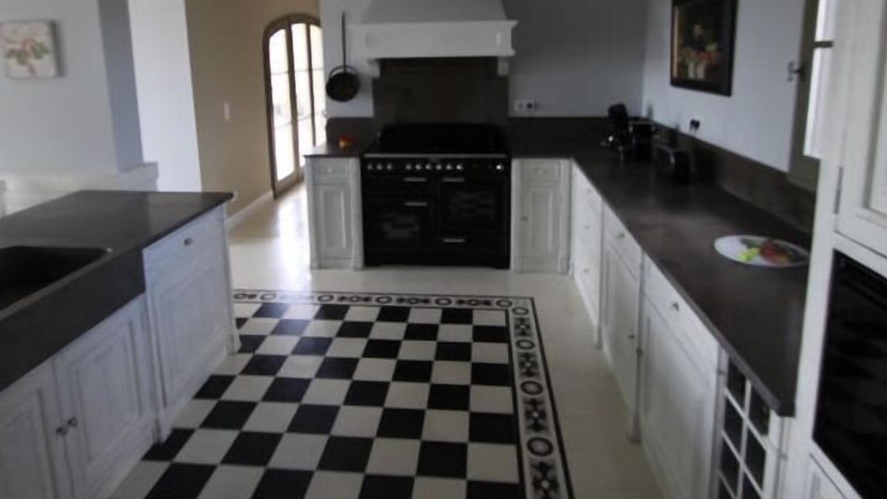 Photo of Kitchen in Garrigues-Sainte-Eulalie