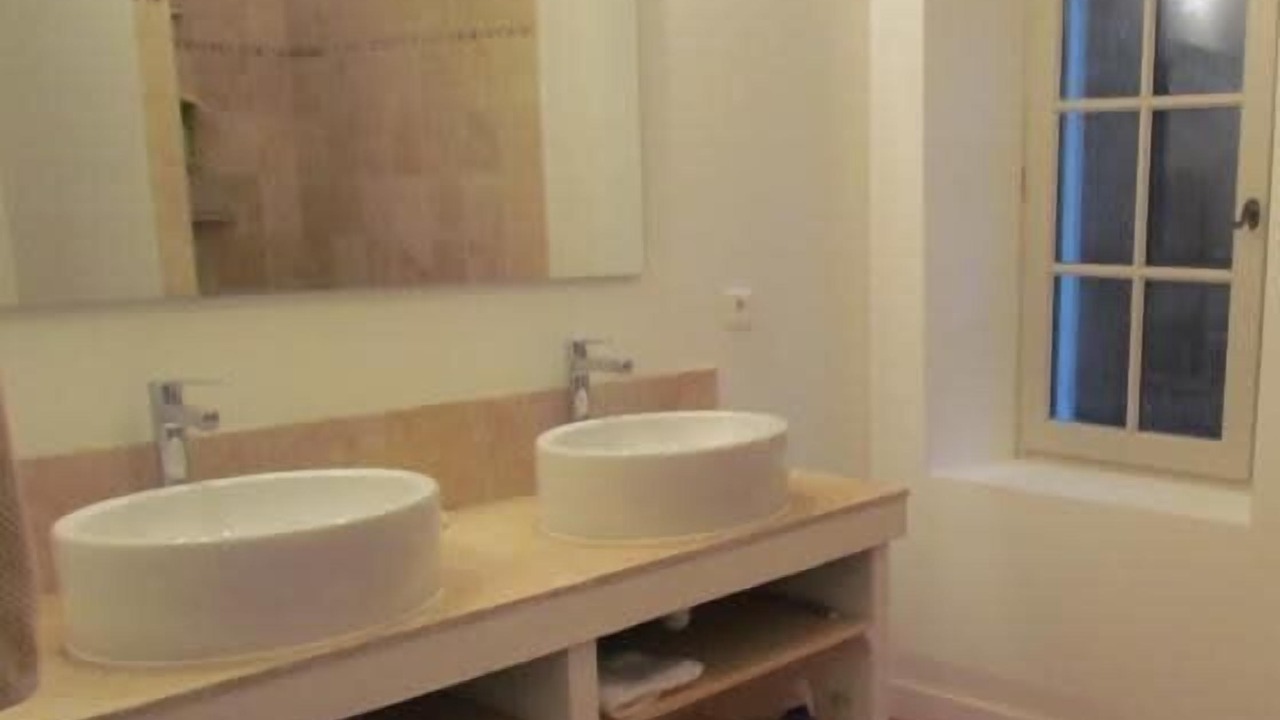Photo of Bathroom in Maubec