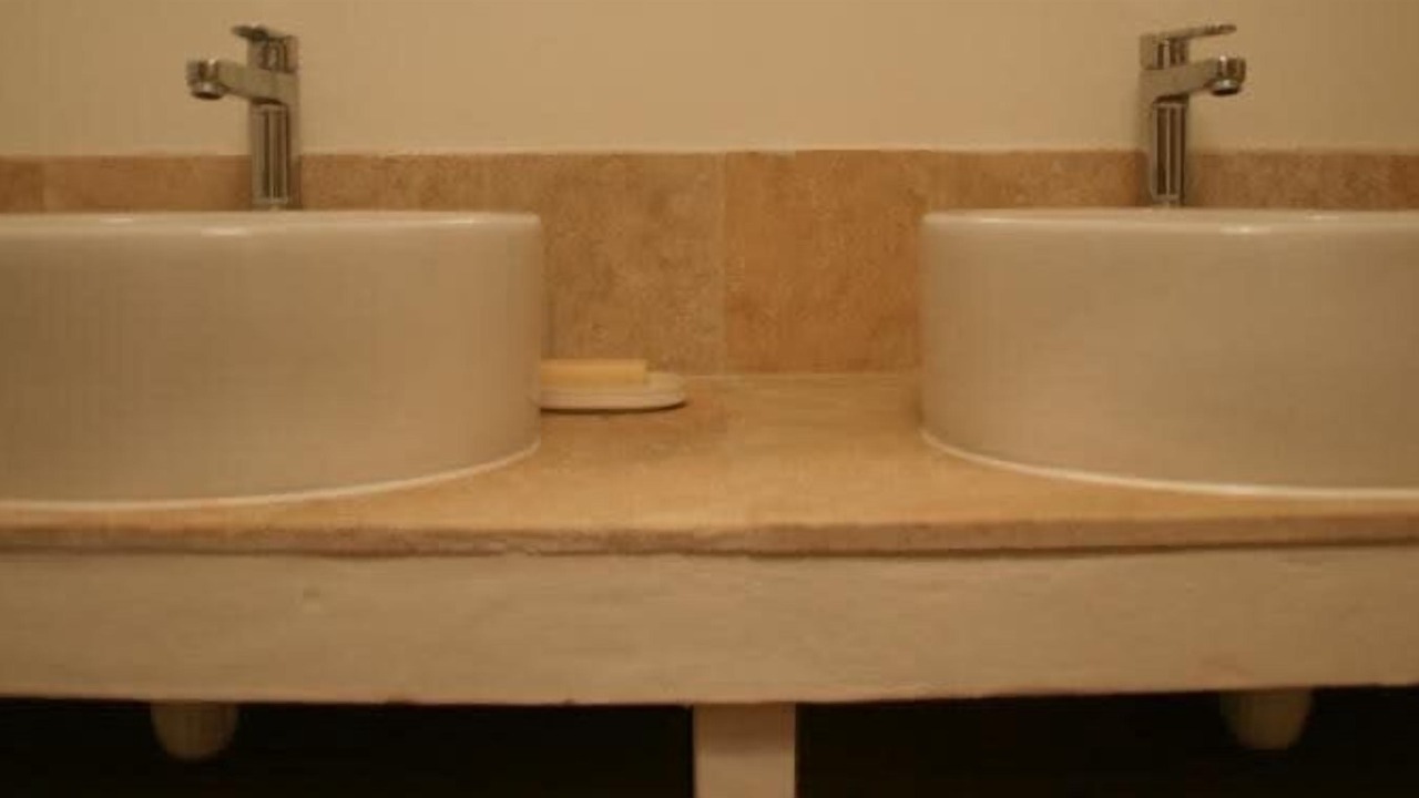Photo of Bathroom in Maubec