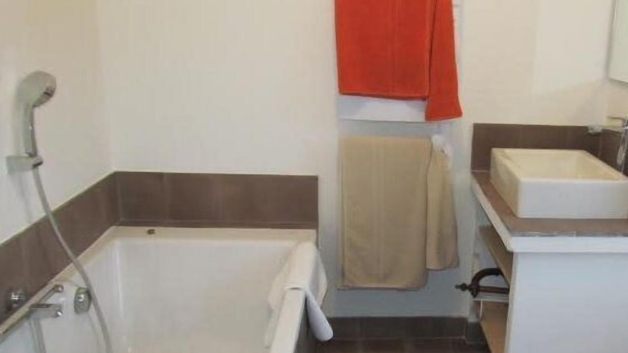 Photo of Bathroom in Maubec