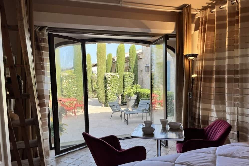 Photo of Bedroom in Eygalieres