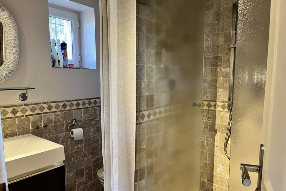 Photo of Bathroom in Eygalieres