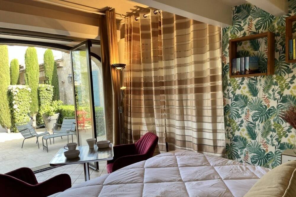 Photo of Bedroom in Eygalieres