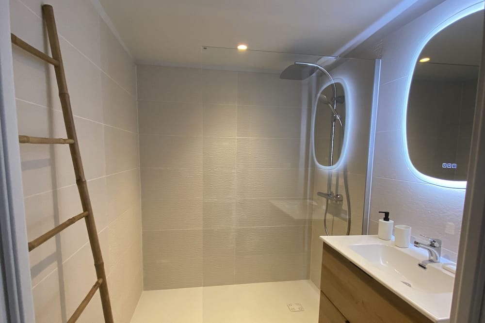 Photo of Bathroom in Charols