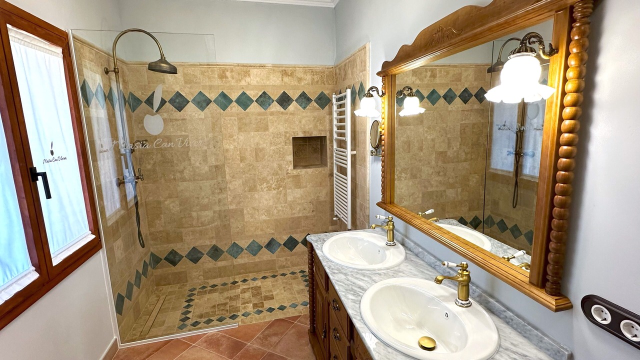 Photo of Bathroom in Bigues I Riells